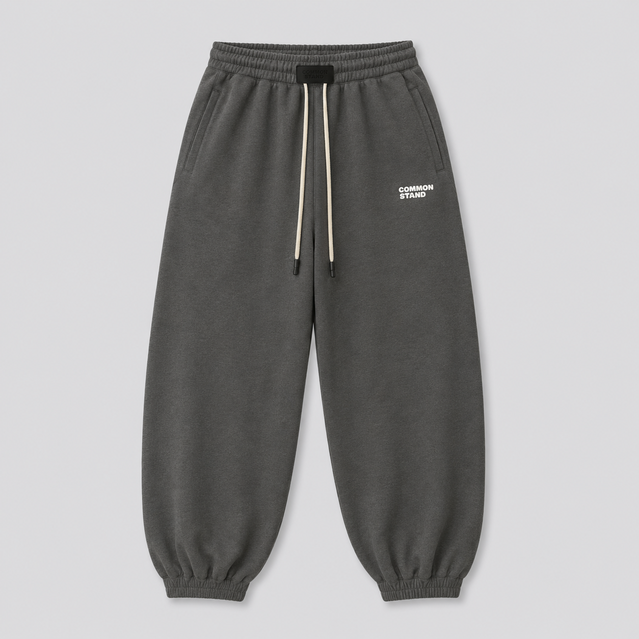 Common Stand — Pantalon de survêtement resserré, anthracite délavé — vue 1