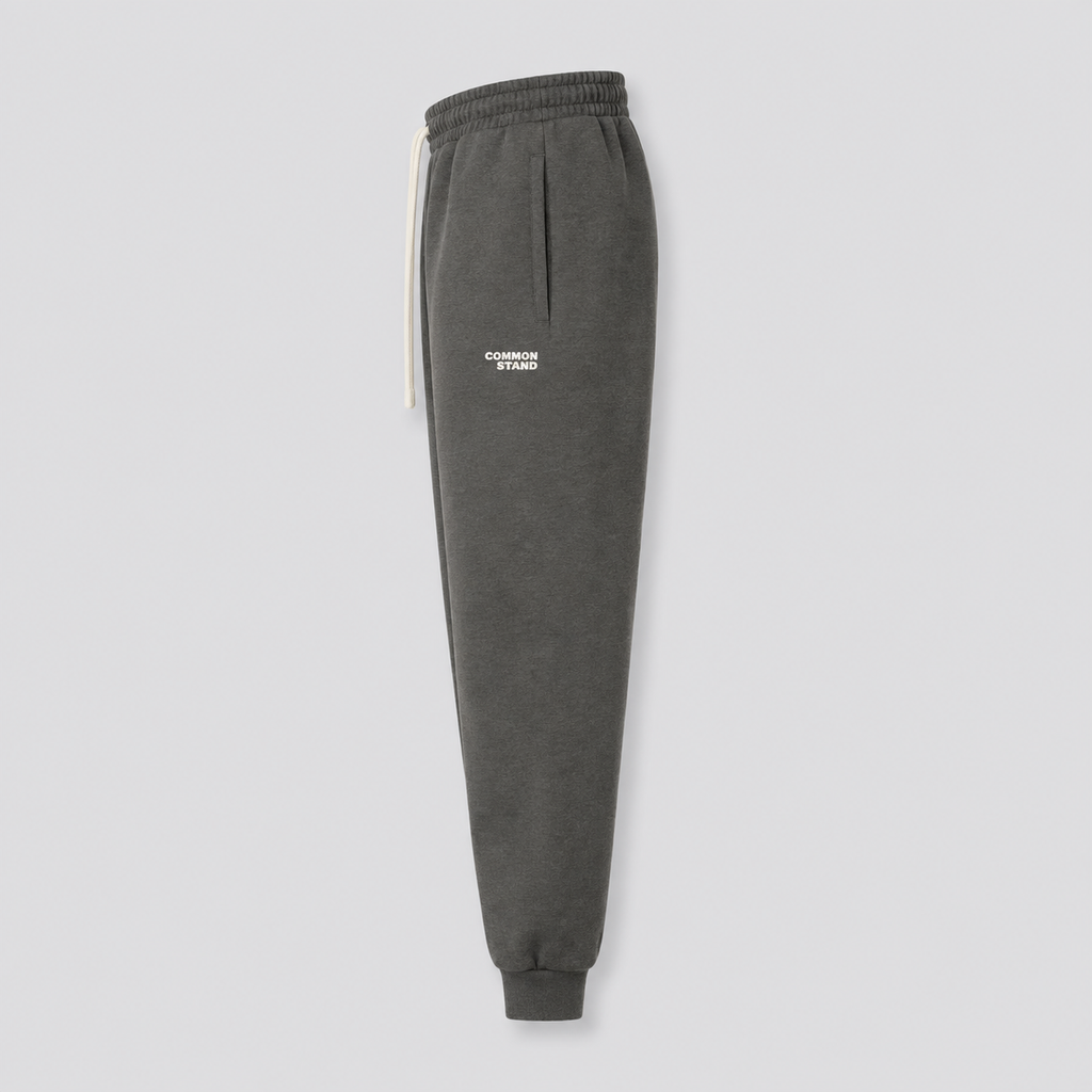 Common Stand — Pantalon de survêtement resserré, anthracite délavé — vue 3