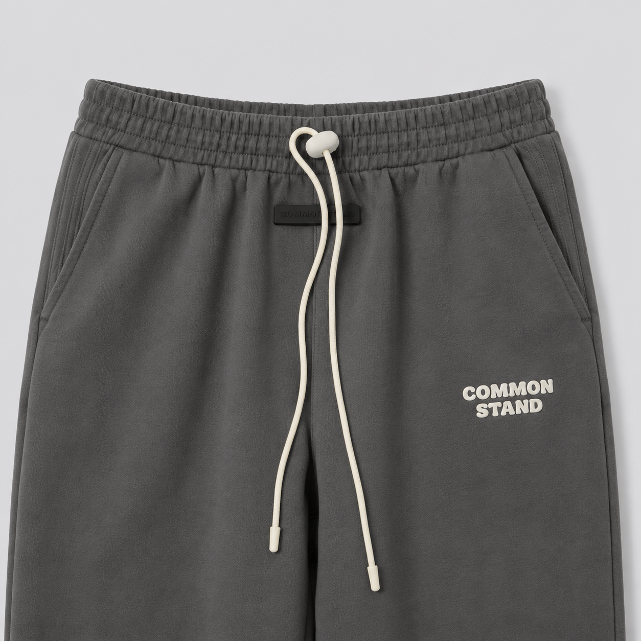 Common Stand — Pantalon de survêtement resserré, anthracite délavé — vue 4