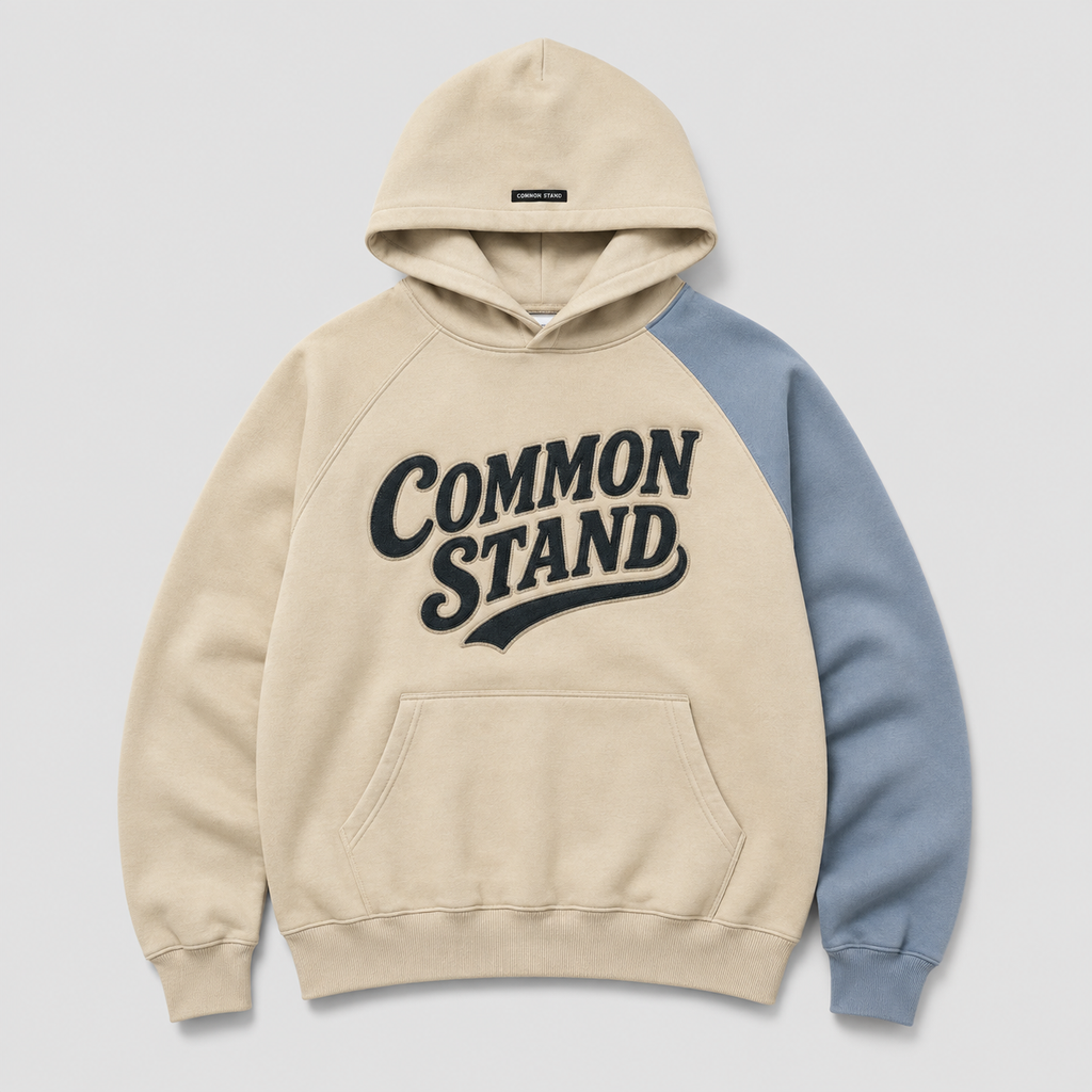 Common Stand — Sweat à capuche raglan, écru et bleu gris — vue 1