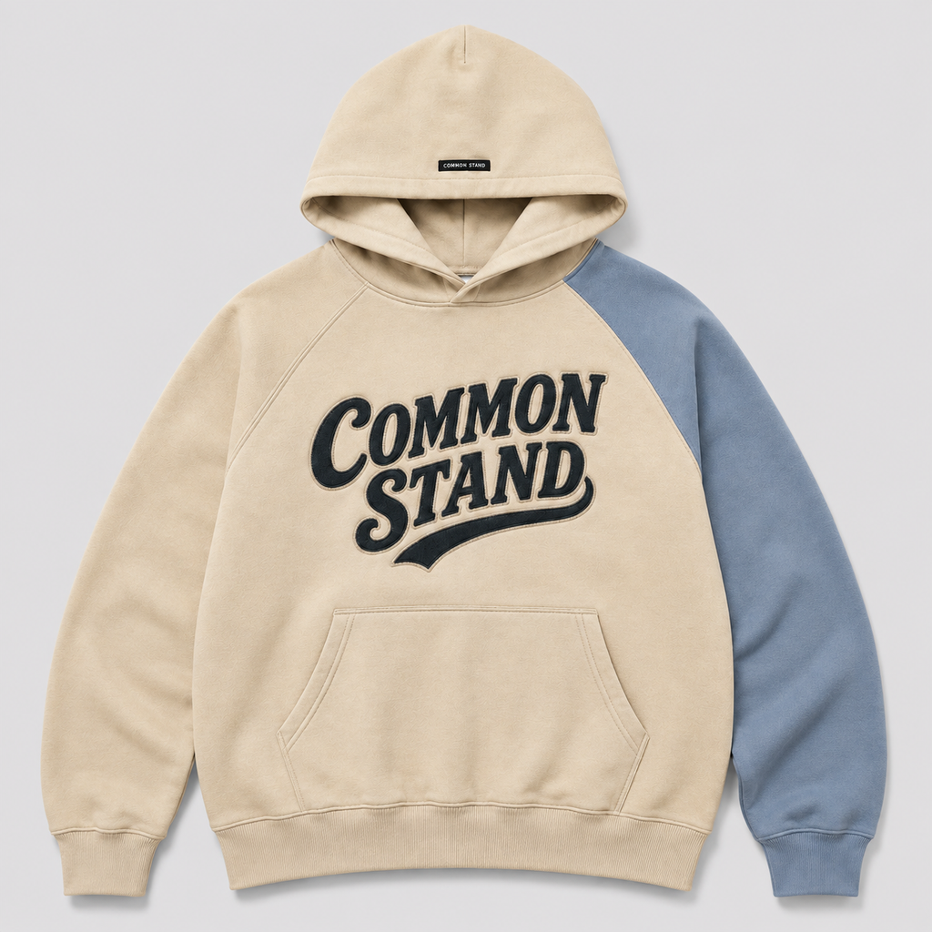 Common Stand — Sweat à capuche raglan, écru et bleu gris — vue 3