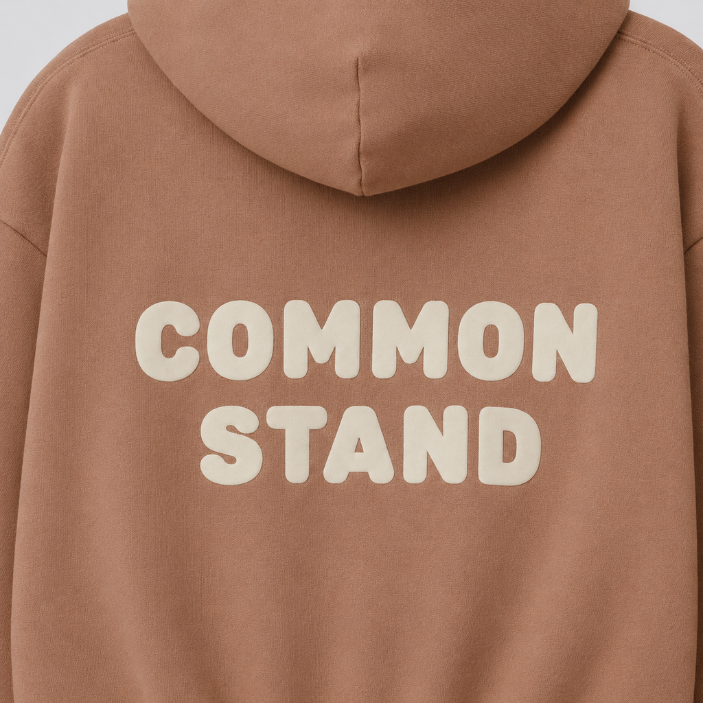 Common Stand — Sweat à capuche zippé court, gingembre délavé — vue 6